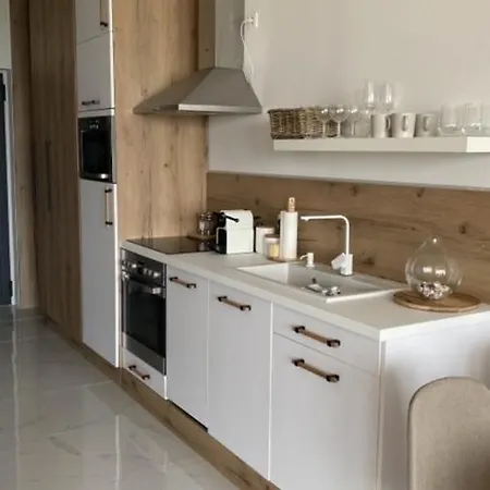 Lakeview Apartment